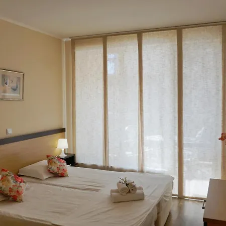 бийч - アパート