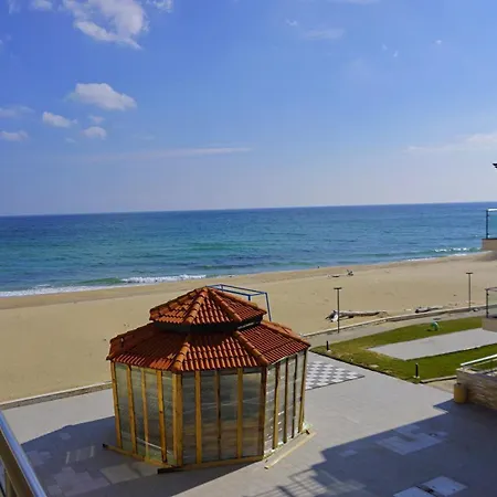 アパート бийч - *