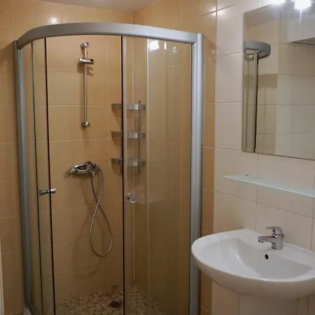 бийч - アパート