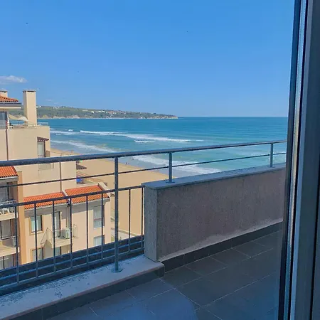 Апартамент бийч -